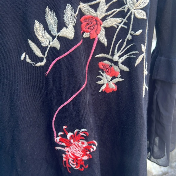 Alfani NWOT embroidered floral thick knit long shirt, chiffon princess sleeves M - Picture 4 of 11